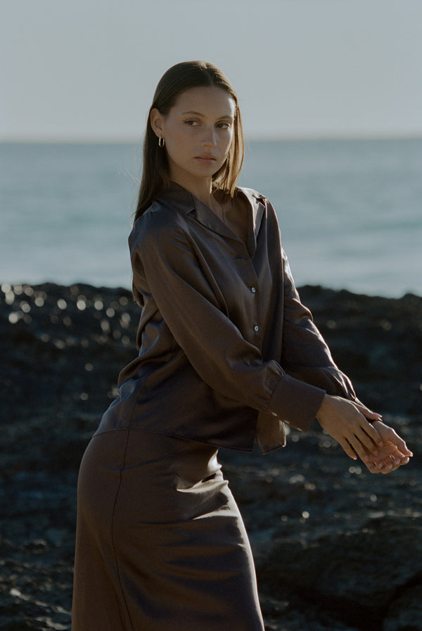 Silk Blend Long Sleeve Blouse in Mocha