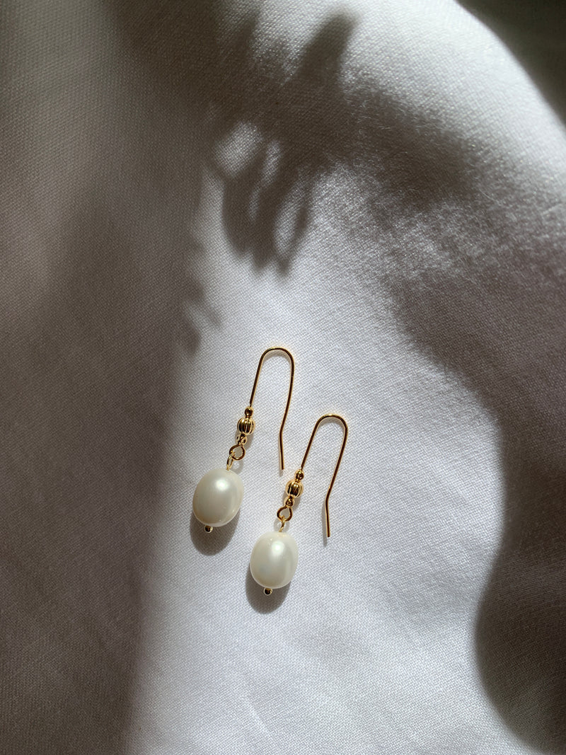 Sophie Oval Pearl Hook Earrings