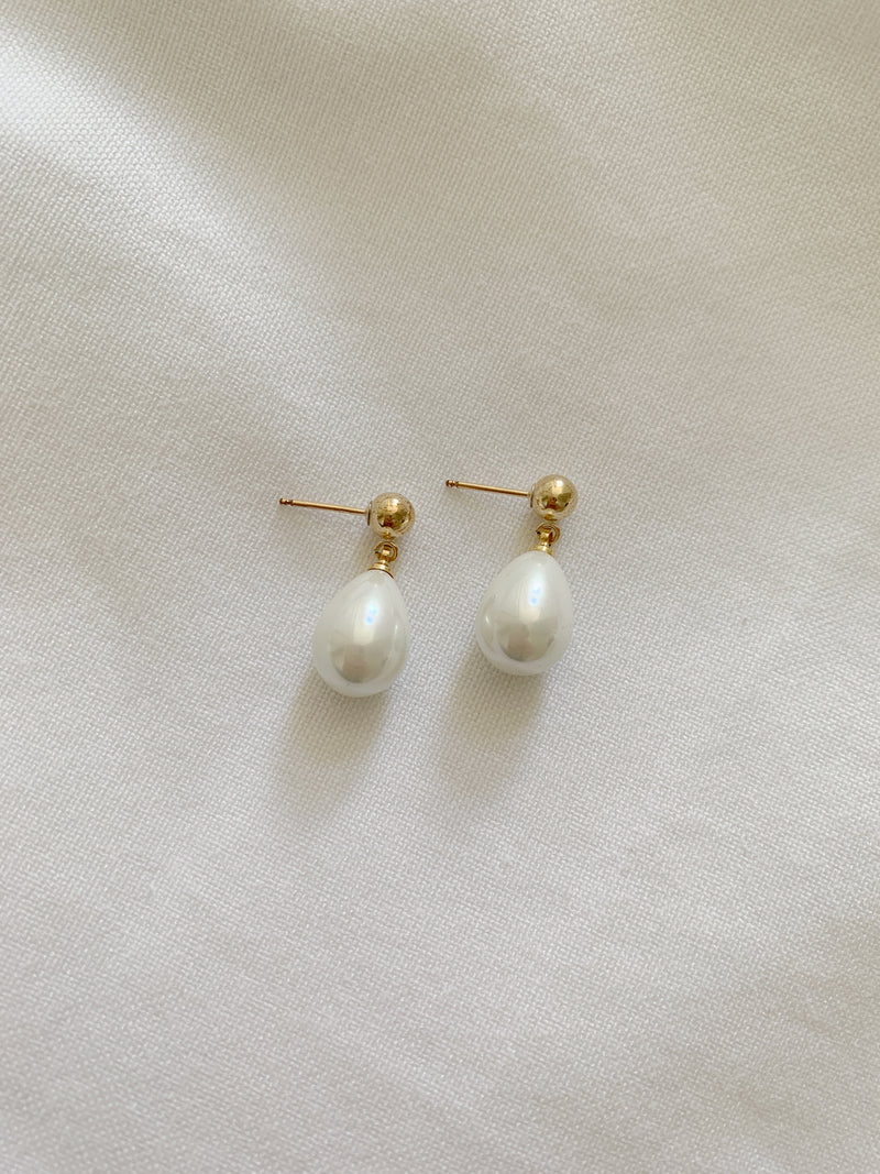 Anne Tear Drop Pearl Earrings