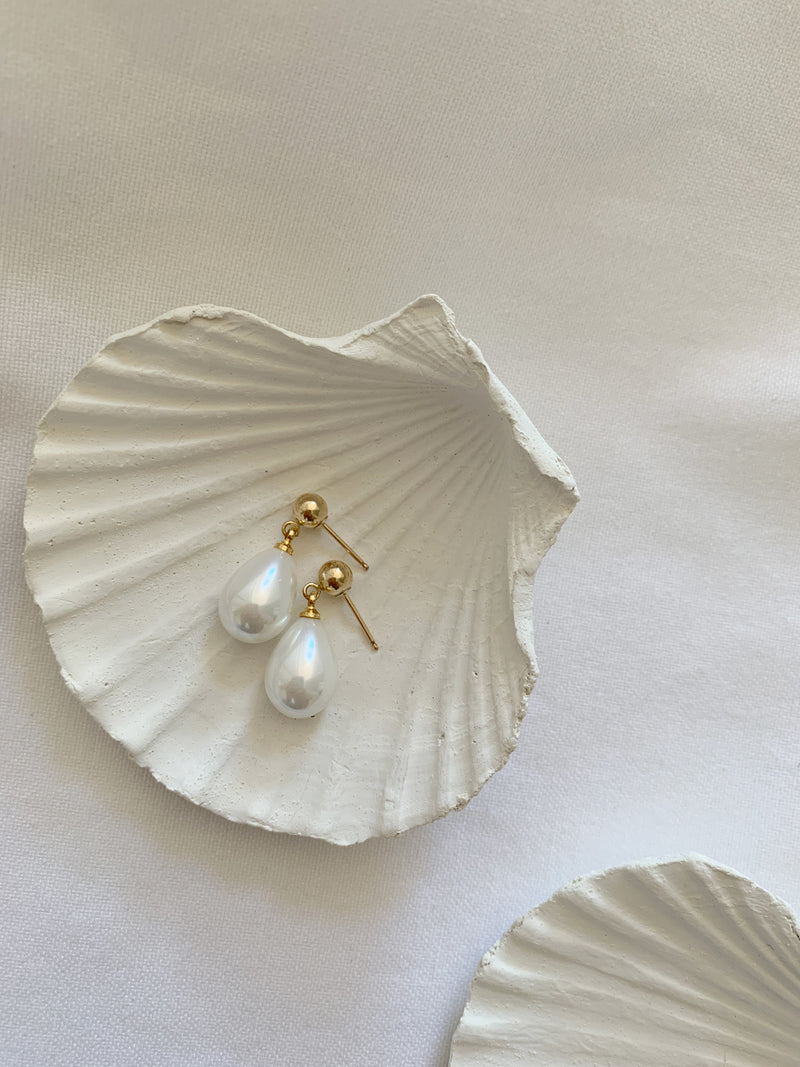 Anne Tear Drop Pearl Earrings